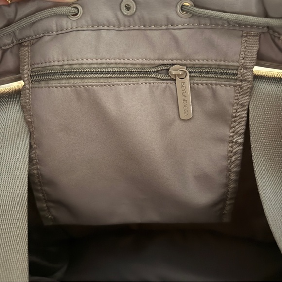 Beyond Yoga Convertible Backpack Tote Birch New With Tags Gym Studio Diaper Bag - Picture 8 of 12